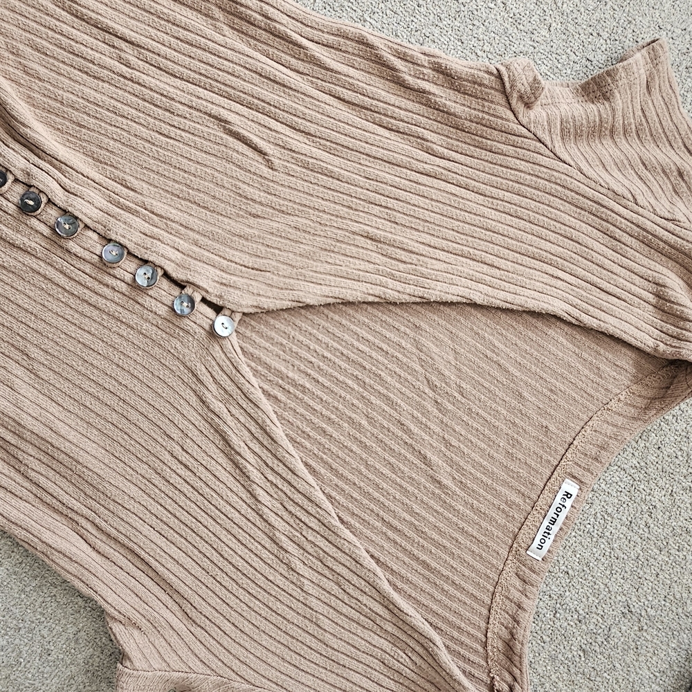 Reformation Tan Ribbed Button-Up Women's Top - Picture 3 of 6